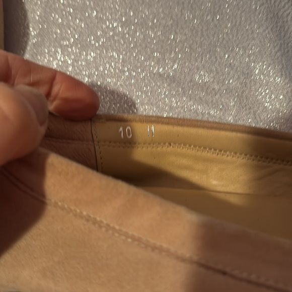 Neiman Marcus Woman’s Beige Suede Driving Shoes Size 10 - Picture 7 of 11